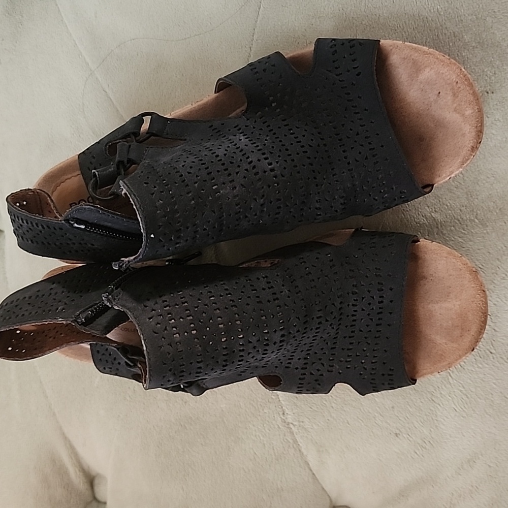 Wedge sandals